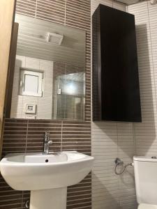 Reginas Modern Apartment City Center