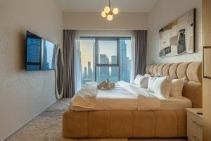 Skyline Serenity Holiday Homes I Royale 1 & 2 Bedroom Apartments I Burj Khalifa & Fountain View I City Views I Downtown Dubai