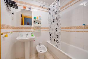 Spacious studio, terrace, pool, elevator, beaches