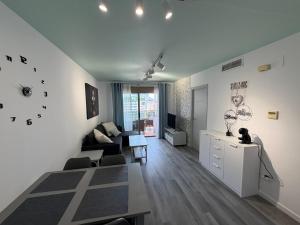 Sea&Ifach View Apartment with Swimming Pool