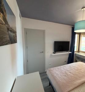 Sea&Ifach View Apartment with Swimming Pool