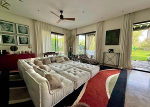 Luxury Villa with Pool, Staff & View
