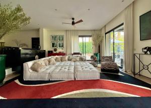 Luxury Villa with Pool, Staff & View