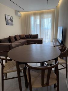 Two Apartments next to Ilyonis, Rana e Hedhun