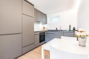 Renoviertes Studio oberhalb Visp mit Balkon und Bergblick