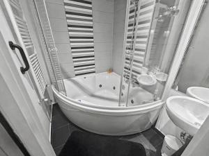 SilverShine - Hot Tub & Balcony - Zagreb Centre
