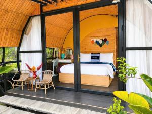 Plum Hillside Lodge