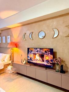 Condo in Manhattan Plaza Tower 1 with Parking Slot