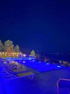 Lakeside Villas & Jacuzzi Suites