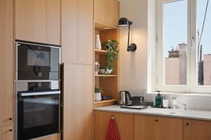 Steps from the Basilica Stylish 2BR City Hideaway