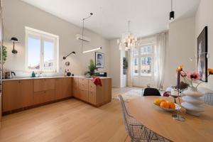 Steps from the Basilica Stylish 2BR City Hideaway