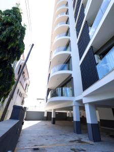 Luxury Studio with amazing Rooftop pool near the beach