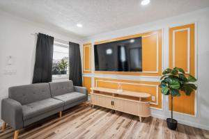 The Presidential Studio a Golden Getaway