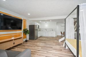 The Presidential Studio a Golden Getaway