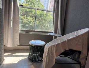 Studio charmoso com vista ao lado do metro Sumaré
