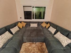 Belle appartement à Tanger gzenaia meuble avec parking privé dans un complexe sécurisé