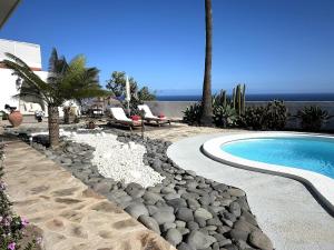 Apartment in Radazul by the sea