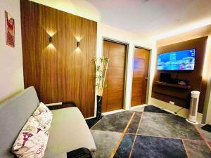 2BR Condo with pool at Sorrento Oasis Pasig