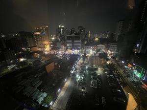 1BR Hotel Vibes Rockwell View