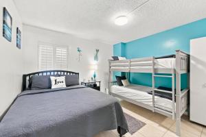 Beachfront Bliss 3BR Oceanfront Condo with Pool and Hot Tub