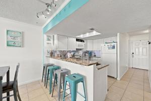 Beachfront Bliss 3BR Oceanfront Condo with Pool and Hot Tub