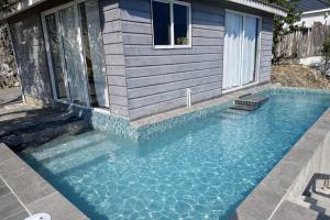 Coastal Villa Retreat - Swim Out Pool - Close to Beach - Amenities