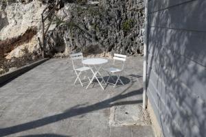 Coastal Villa Retreat - Swim Out Pool - Close to Beach - Amenities