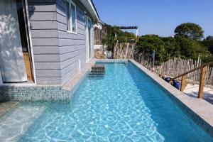 Coastal Villa Retreat - Swim Out Pool - Close to Beach - Amenities