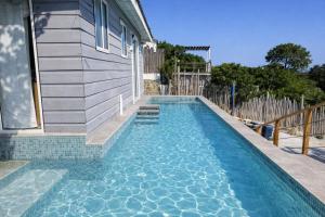 Coastal Villa Retreat - Swim Out Pool - Close to Beach - Amenities