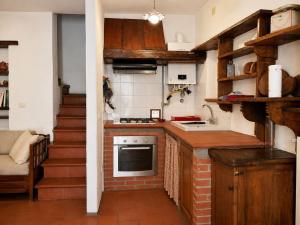 4-Person Mountain Lodge near Lake Maggiore