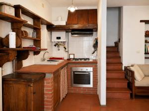 4-Person Mountain Lodge near Lake Maggiore