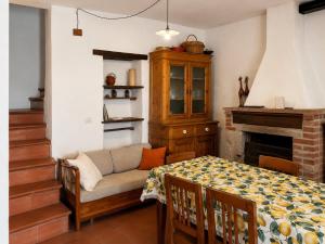 4-Person Mountain Lodge near Lake Maggiore