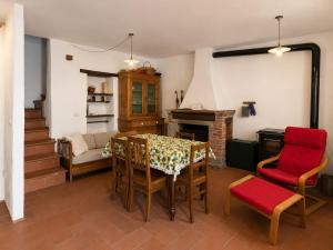 4-Person Mountain Lodge near Lake Maggiore