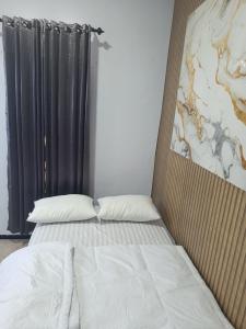 River cliff guest house