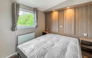 2 Bedroom Beautiful Home In Oude Pekela