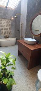 GresH House Sayan
