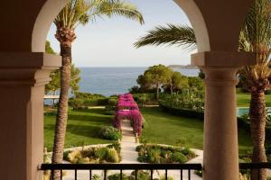 The St. Regis Mardavall Mallorca Resort