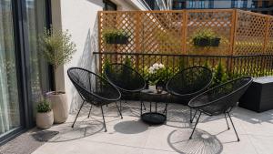 Golden Blossom by Galeria Kazimierz Terrace & AC