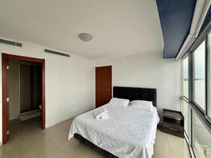 Suite premium con vista al río, piscina y gym RF1-406