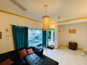 "Villa Ledo Calangute Beach" - 4BHK - Private Plunge pool - Kitchen - Wifi - TV