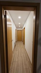 Quarto com 2 camas no centro de Viseu