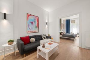 Chic 2BR Loft Steps from Great Synagogue Budapest