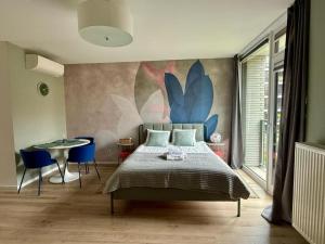 The Krochmalna Botanical Suite, Unique Design & View