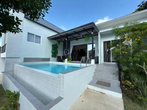 Best Location 3BR Private Pool Villa with PS5