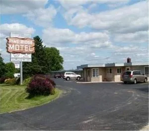 Pine Ridge Motel - Fennimore