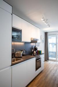 Bright Newly Renovated Apartment with Balcony - Special WHITE RABBIT 11 Apartment, Basel, up to 6 guests