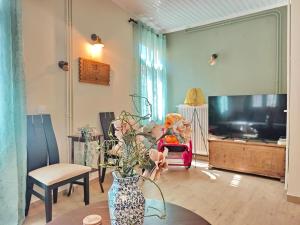 The Emerald Vintage Apartment Mytilene
