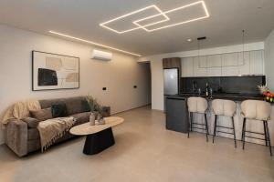 Moya Signature Experience