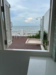 dawn at sea บ้านแสงแรก
