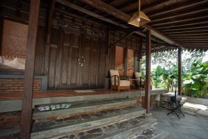 Cikole Joglo House